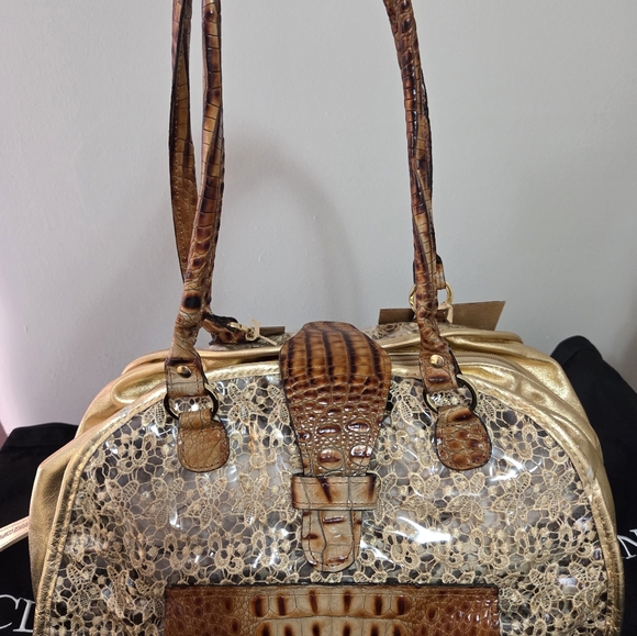 Clever Carriage Company Handbags - CLEVER CARRIAGE COMPLIMENT BAG